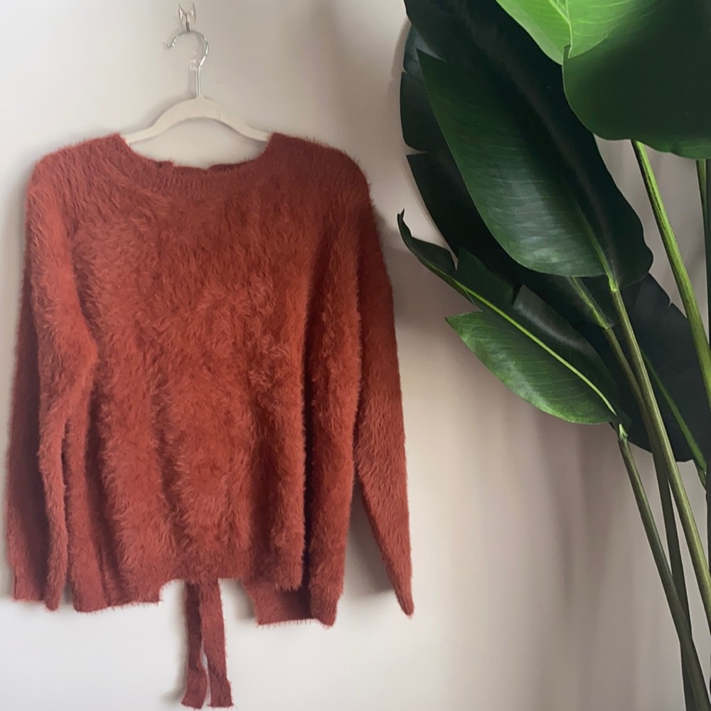 ee:some tie back sweater